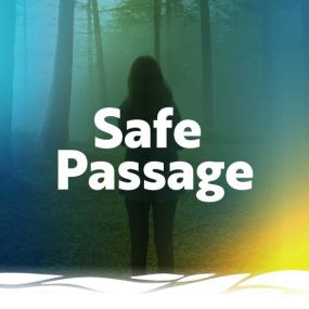 Image avec un filtre de couleur sur une photographie d'une silhouette. Au centre de l'image, il est écrit "Safe Passage".