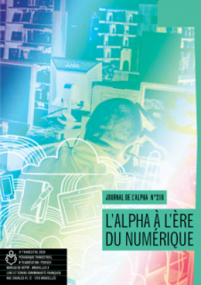 Page couverture du Journal de l’alpha no 218. Vue de dos d'une- apprenant-e assis-e à l'ordinateur.