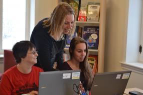 Julie Grant, formatrice en alphabétisation, Rachel Devost et Cindy Lavoie-Caron