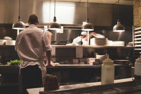 Vue sur une cuisine de restaurant