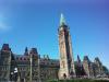 Photographie extérieure du parlement du Canada.